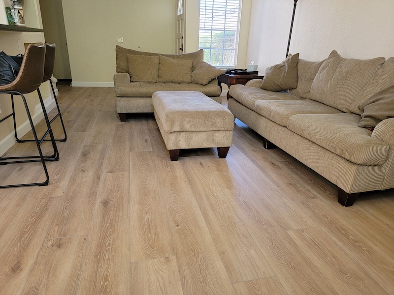 Vinyl plank livingroom flooring